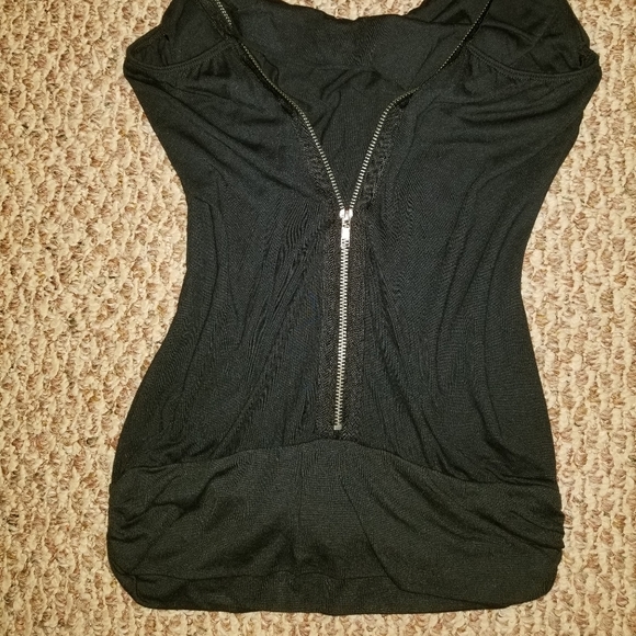 Cute zipper back top NWOT - Picture 4 of 4